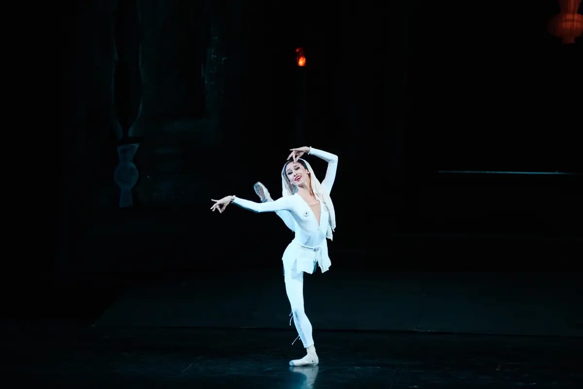 Легенда о любви (Театр оперы и балета)