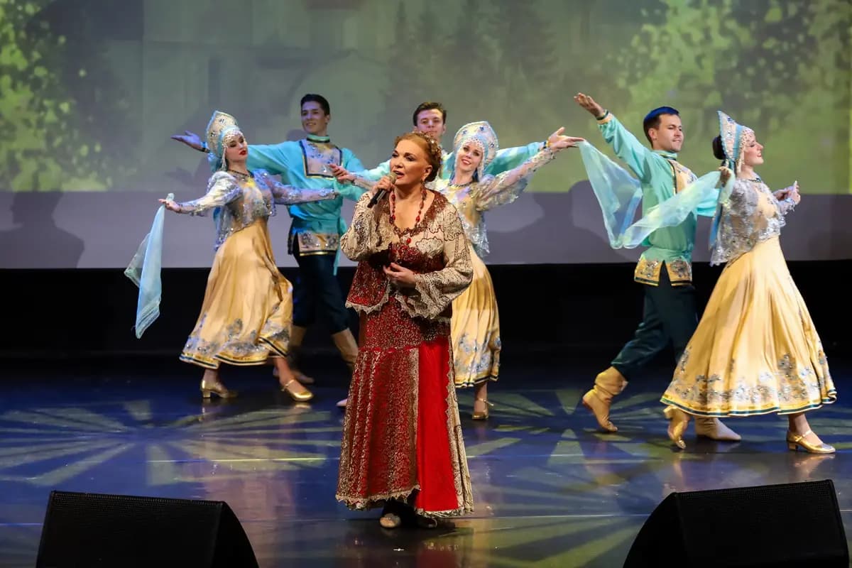 Людмила Николаева и ансамбль «Русская душа» (Дворец культуры «Фестивальный»)