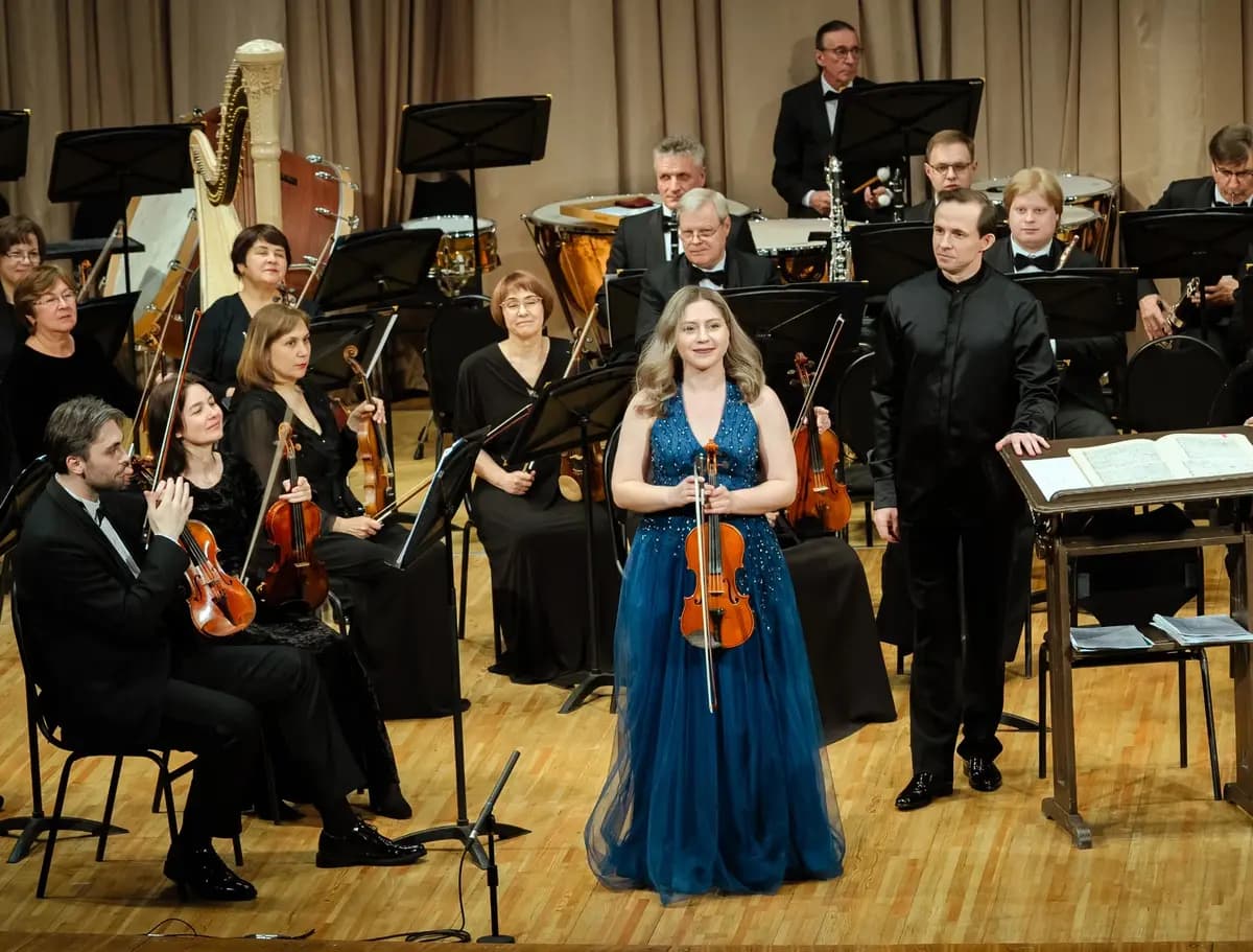 Молодые таланты с Красноярским академическим симфоническим оркестром и Михаилом Мосенковым (Филармония)