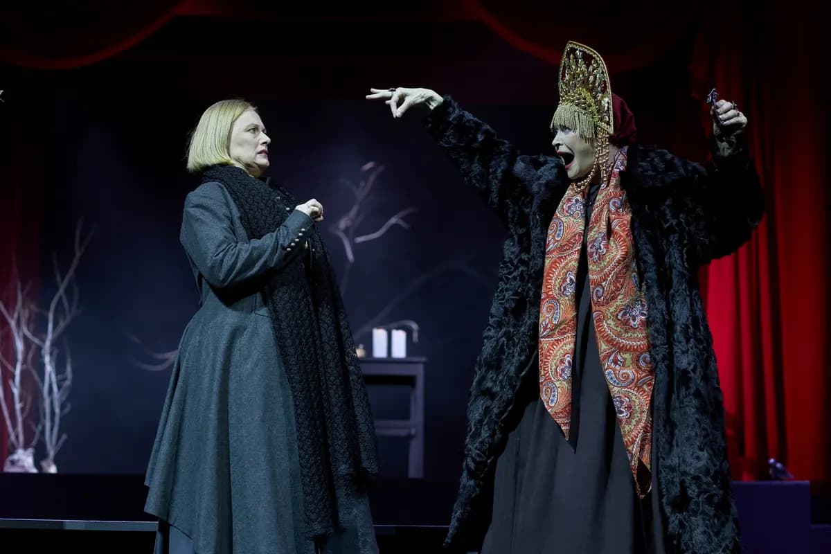 На всякого мудреца довольно простоты (Театр им. Вл. Маяковского. Основная и Малая сцены)