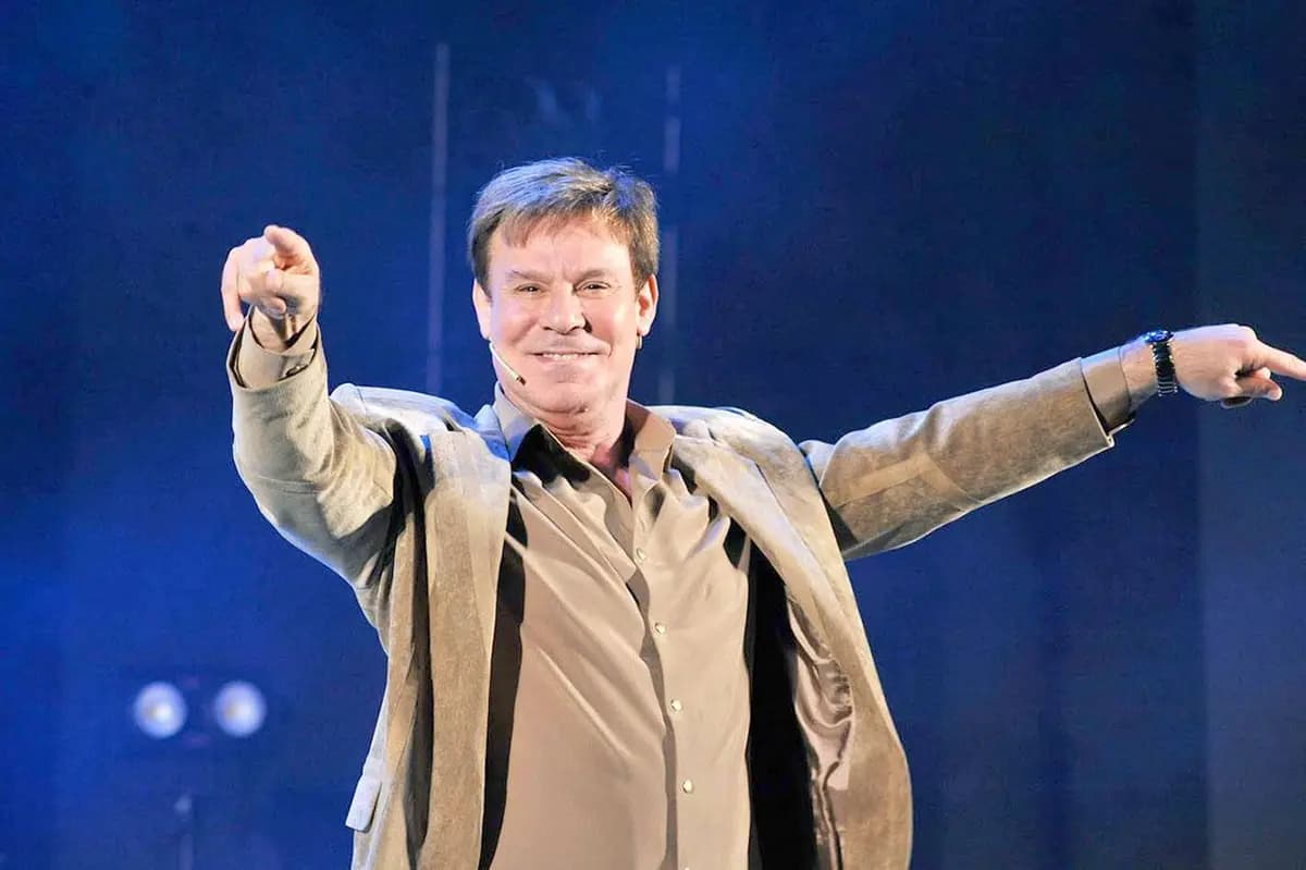 Ефим Шифрин. Стендап и… немножко музыки (Дворец искусств Ленинградской области)