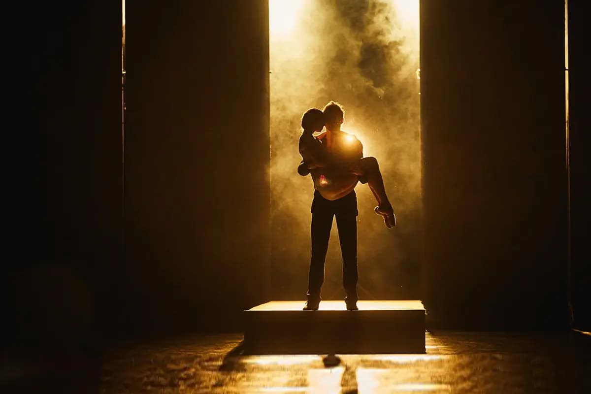 Шёпот, Радио и Джульетта (НОВАТ)