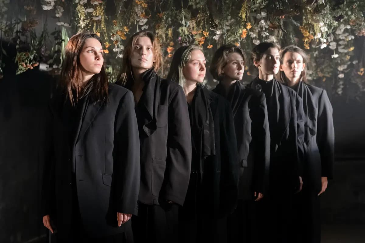 Поле (Театр на Страстном)