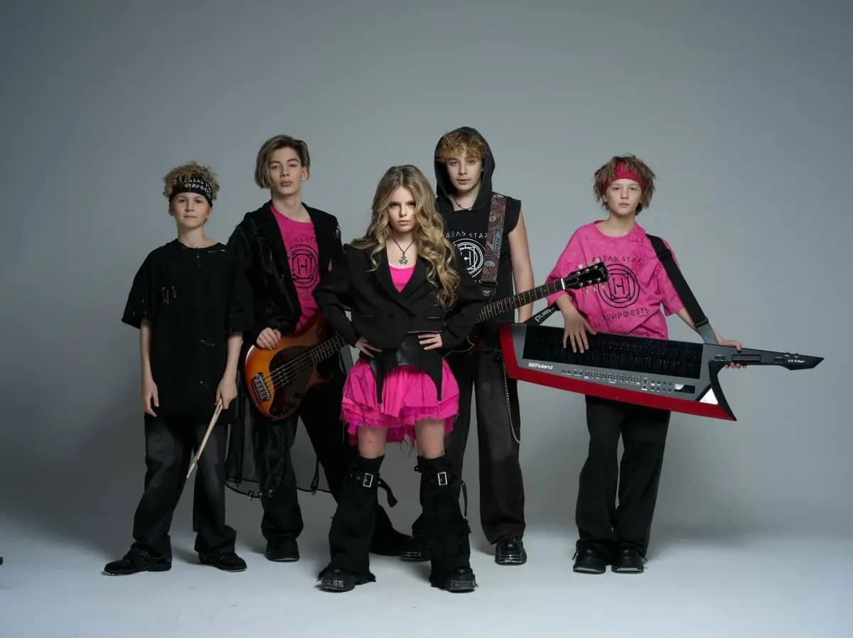 Адель Star и Нейросеть Group (Lюstra Bar)