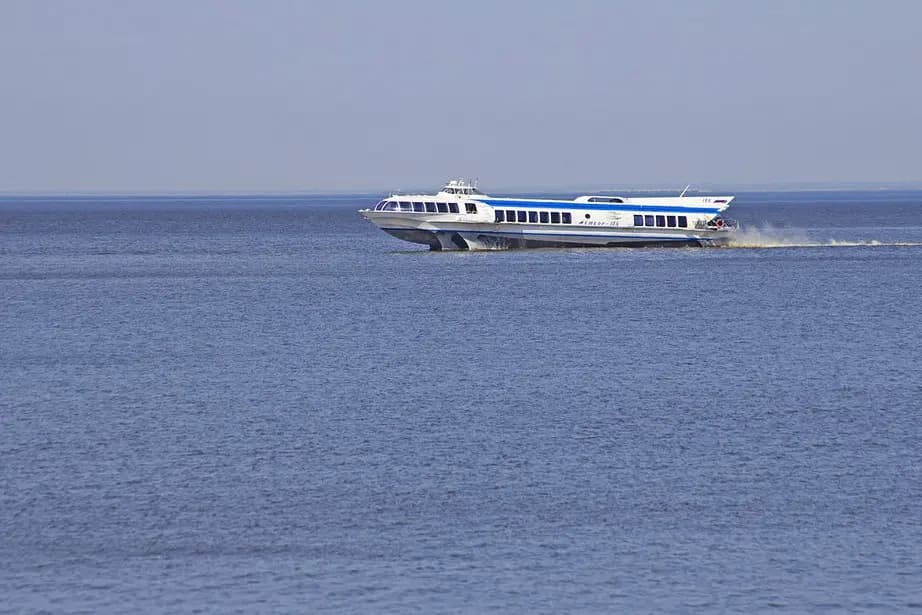 Метеор в Кронштадт (по выходным) (Метеор в Кронштадт.  Дворцовая пристань)