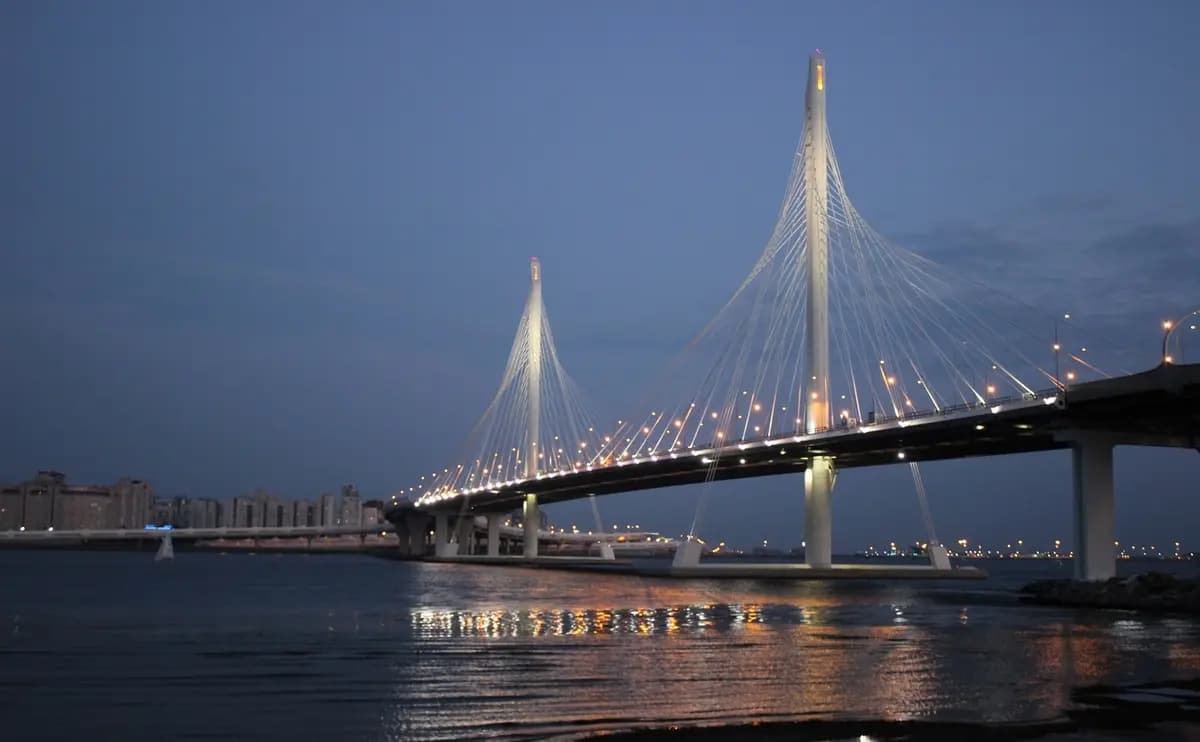 На теплоходе по вечерней Неве с выходом в Финский залив (Набережная Макарова, 34. Прогулка по Неве)