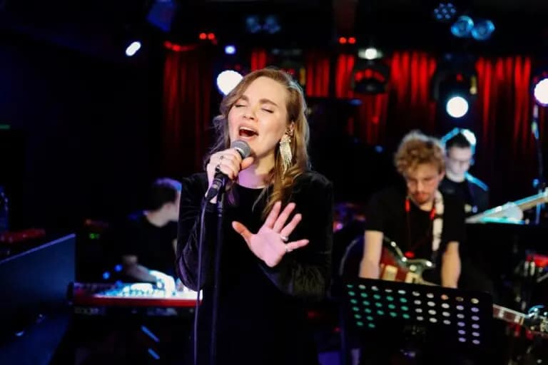 Саша Алмазова и CoolGroove Bigband п/у Юрия Ковешникова (Джаз-клуб Игоря Бутмана)