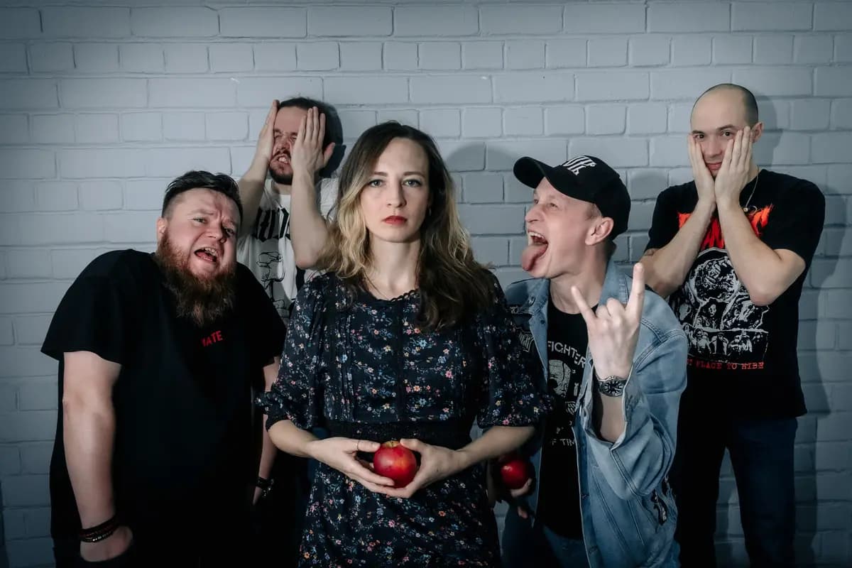 Старуха + Toxic Bleat (Ласточка)