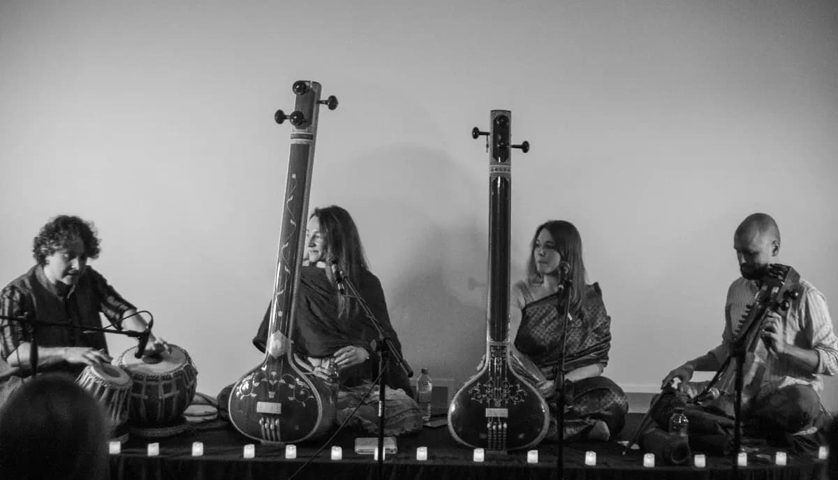 Магия индийской раги при свечах (Фабрика)