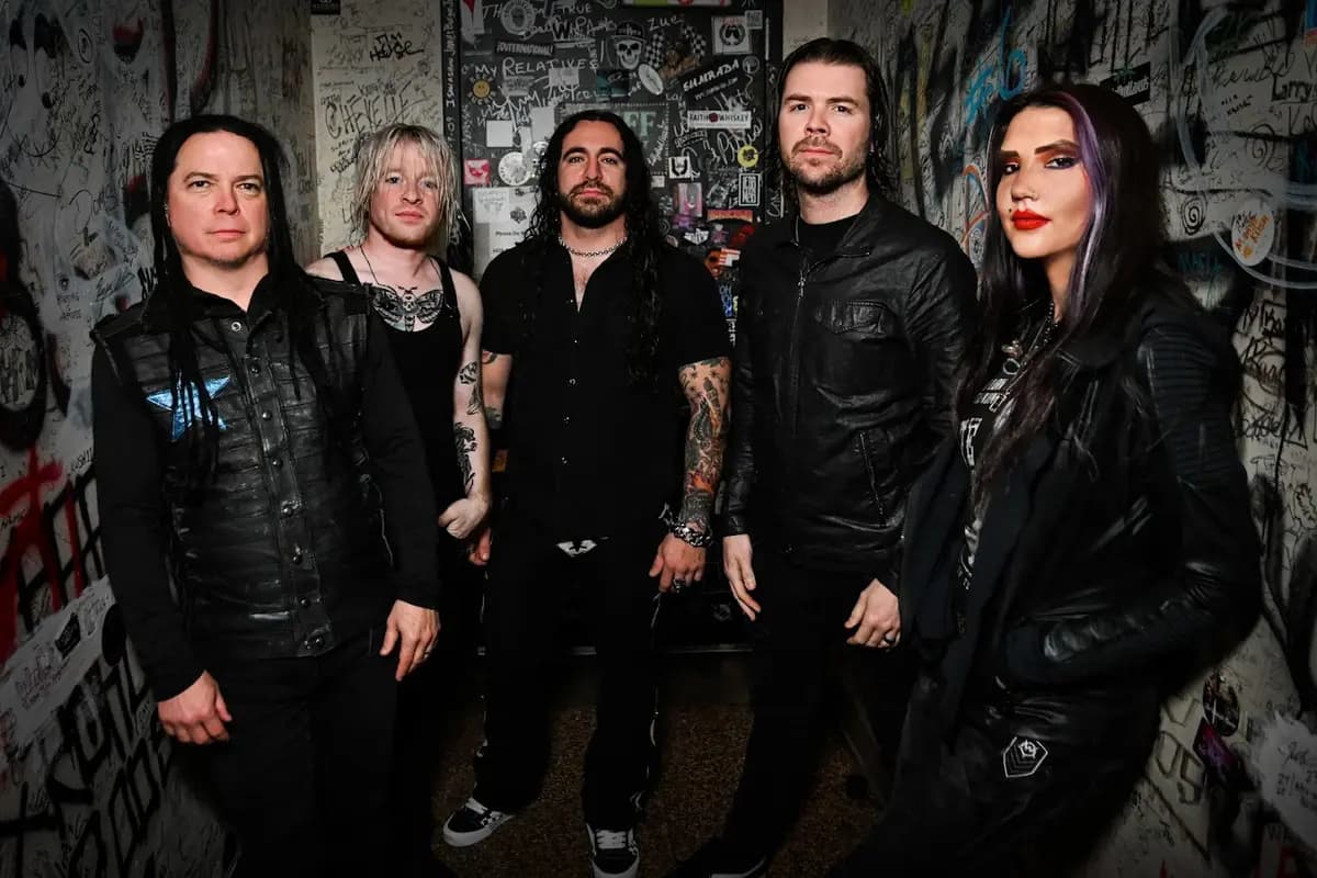 Saliva (Base St. Petersburg (ex. Гигант Холл))