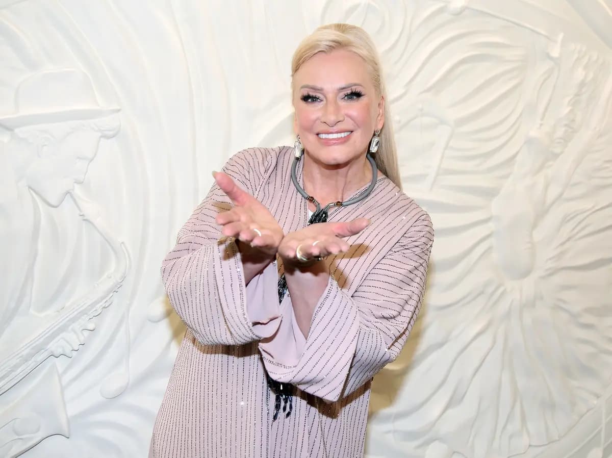 Наталия Гулькина (Октябрь)