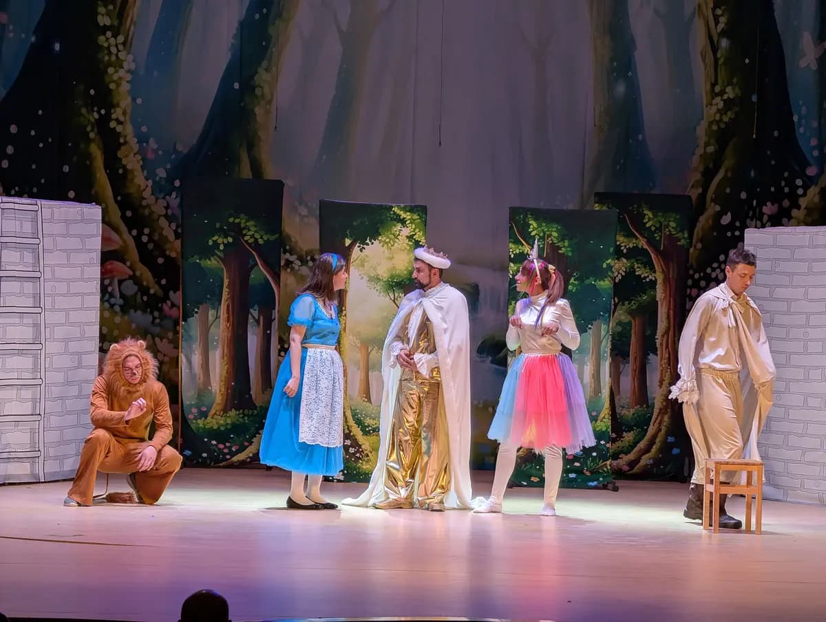 Алиса в сновидениях (ДК железнодорожников)