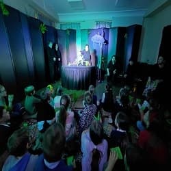 Путешествие по театру с погружением в спектакль