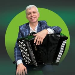Баянист Сергей Быков