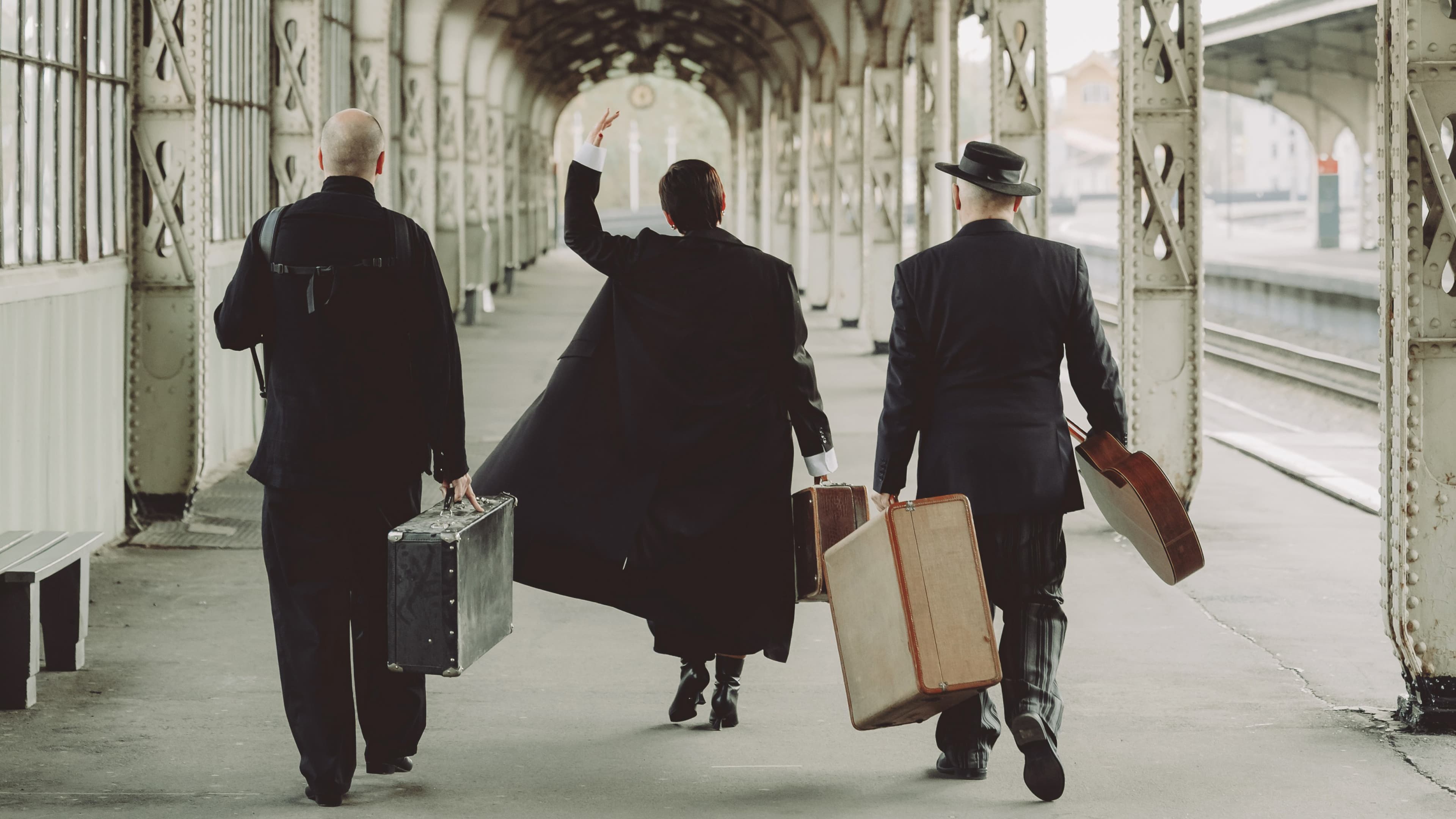 Увидеть Париж и...