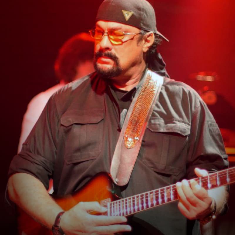 Стивен Сигал