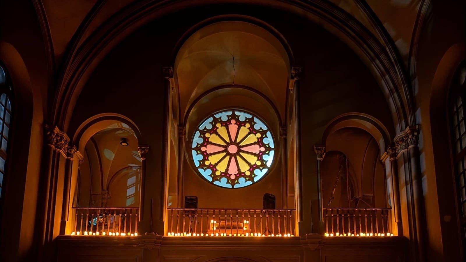 Дудук и орган. В готическом соборе