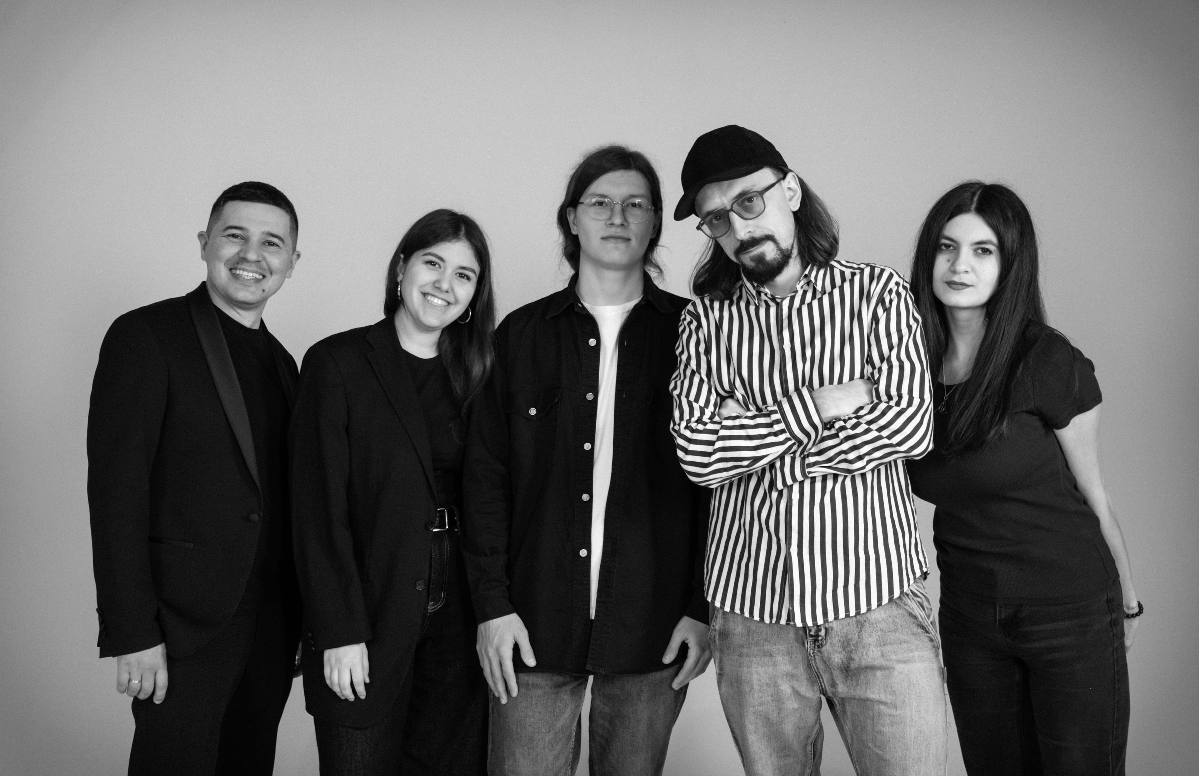 Большой черный стендап