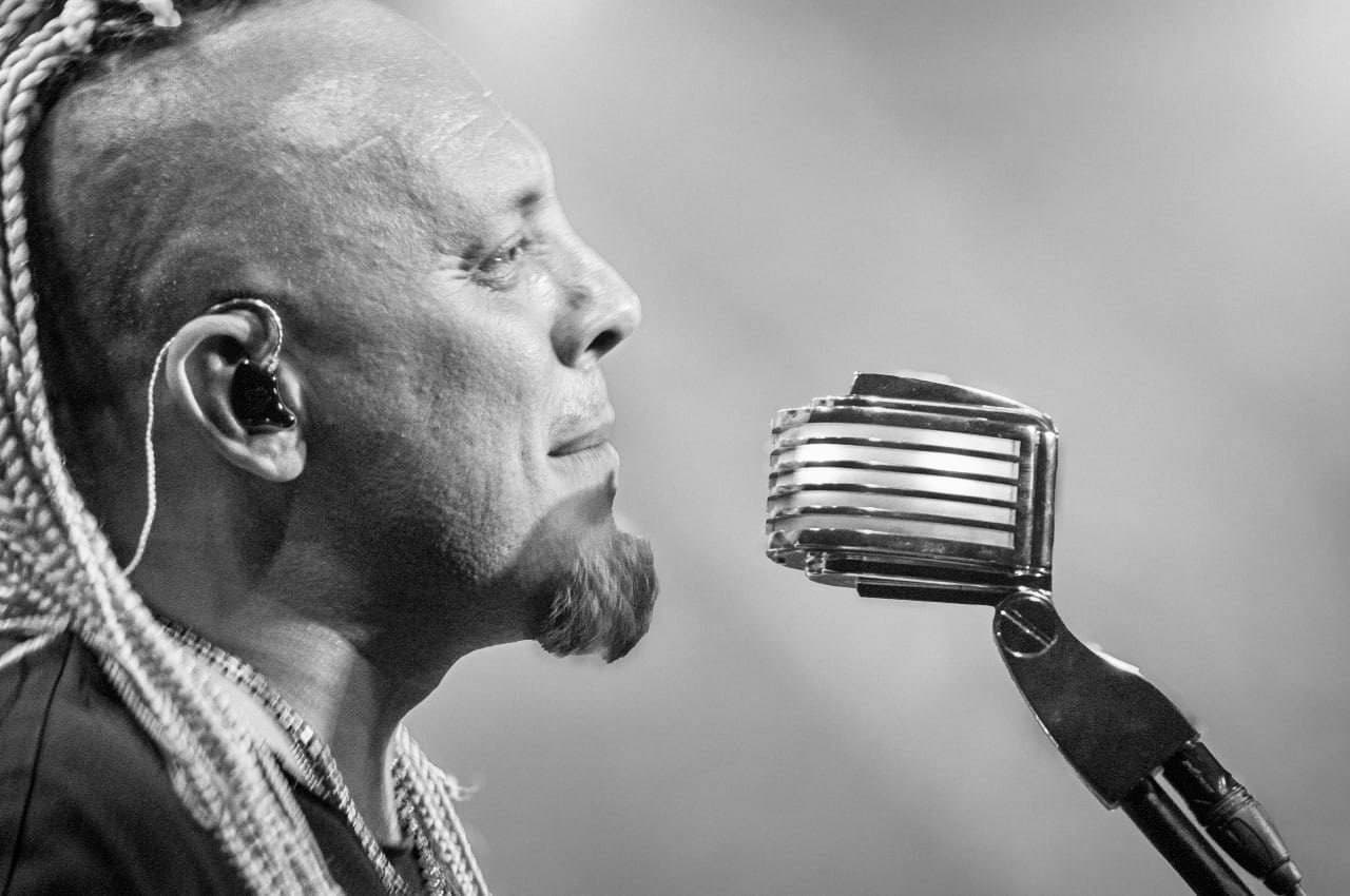 Илья Прахов: бунтарский мейнстрим и рок-н-ролл