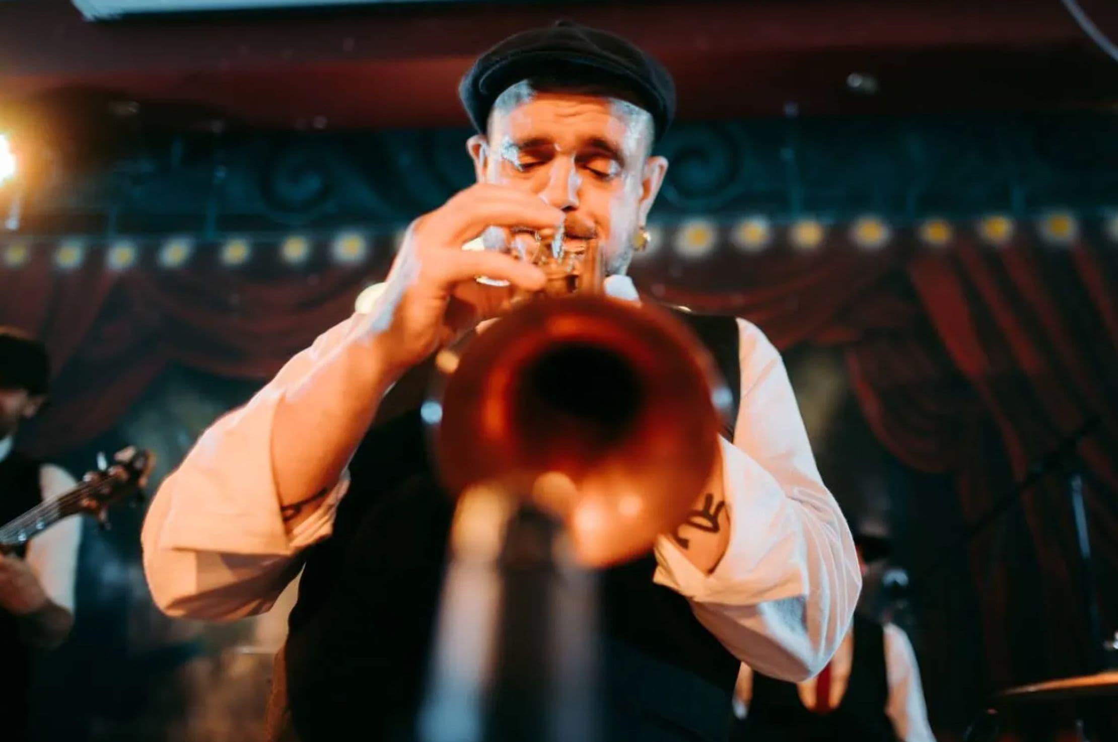 Вова Чё Морале & Sweet Hot Jazz Band: хиты джаза и авторское