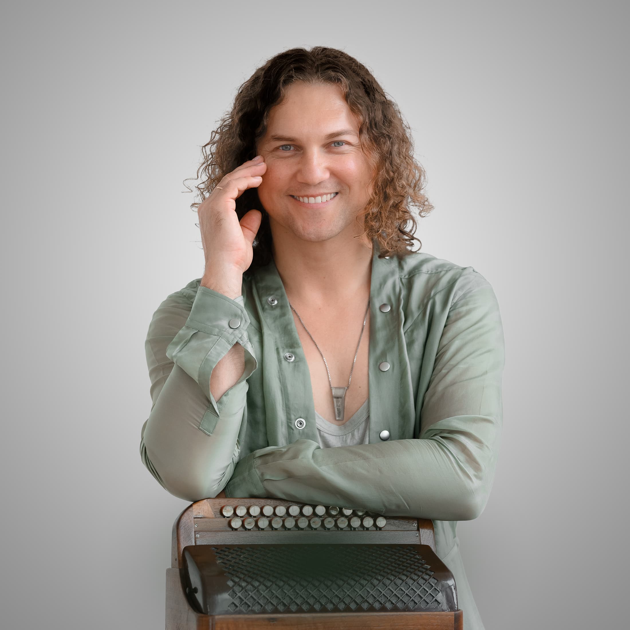 «Кучерявый вечер» Александра Бардина