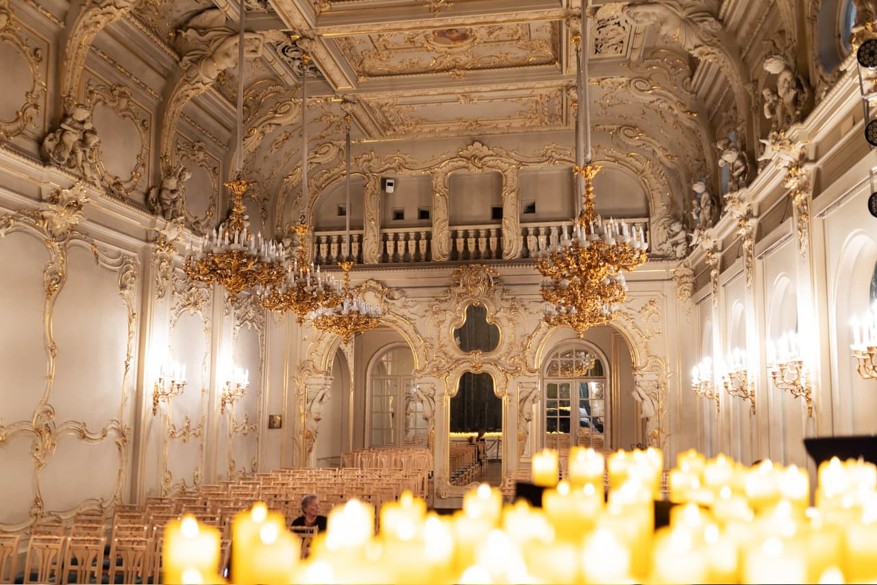 От Времен года до танго при свечах. Концерт с аргентинским танго и экскурсией по дворцу