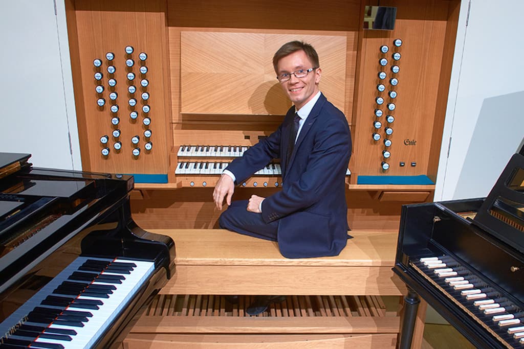 Виртуозная педаль. Танцуя за органом