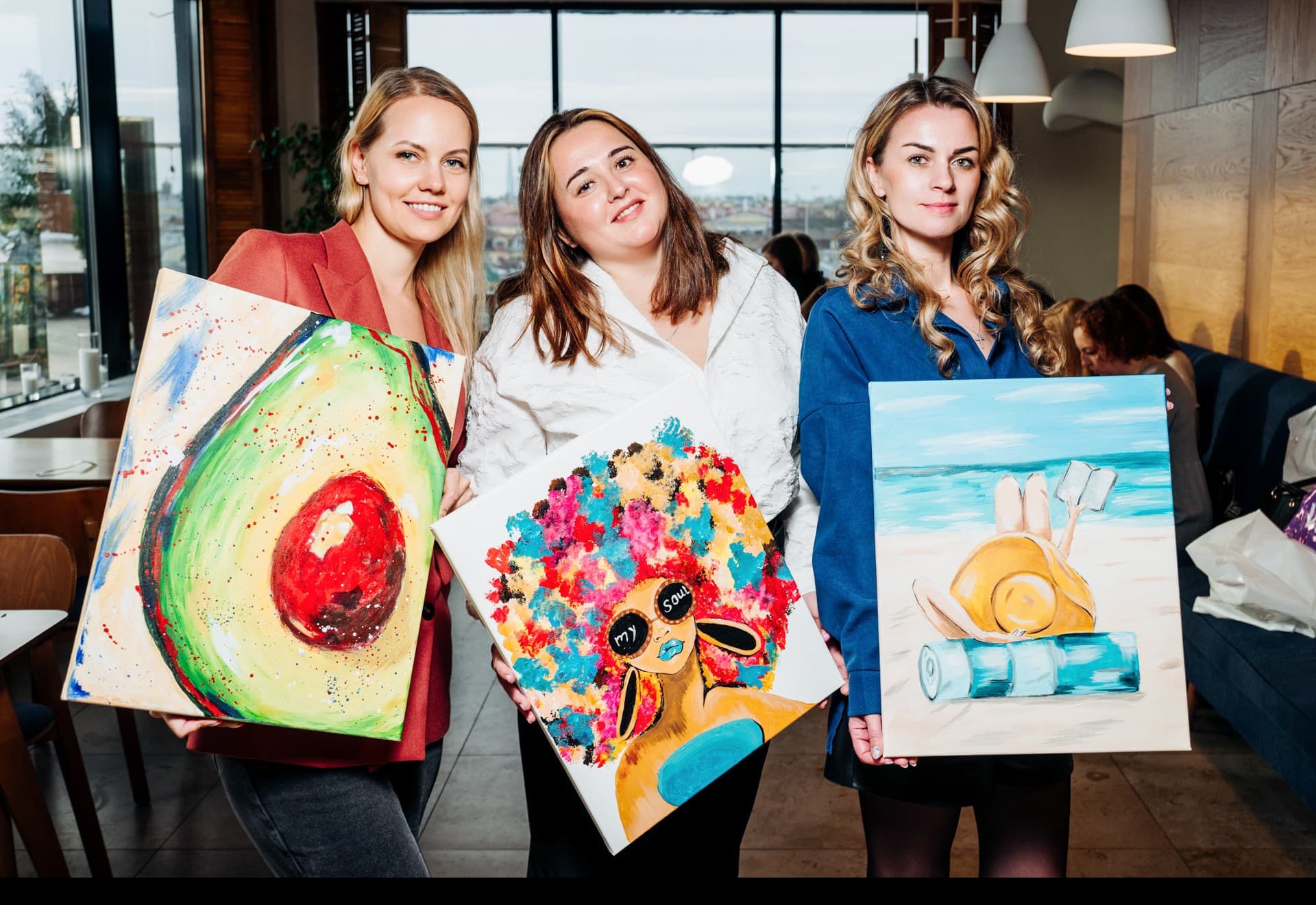 Арт-вечеринка Artvibes. Рисуем акрилом на холсте в ресторане Сплетни Бар Анны Асти