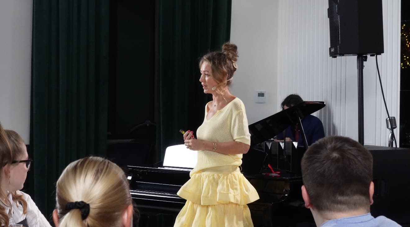 Арт-ужин с Оксаной Веремеенко (в стоимость билета входит сет из 3х блюд)