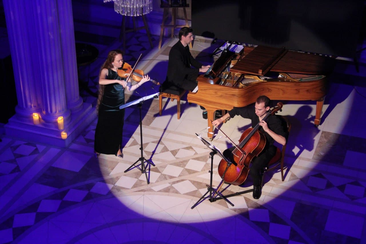 Время танго в мерцании свечей