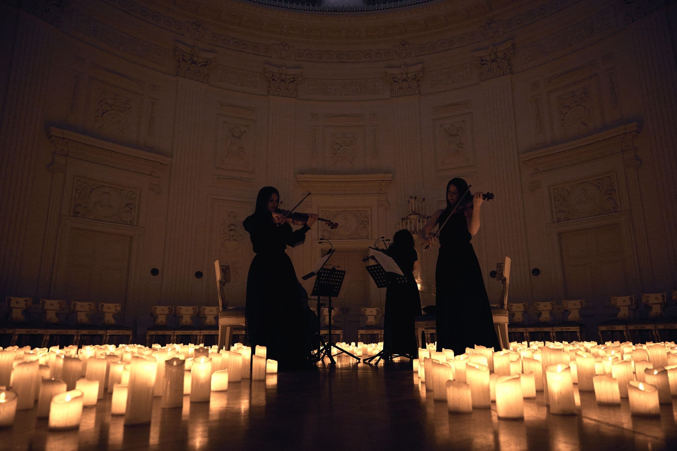 Музыка во дворце: Вивальди и Паганини в сиянии тысячи свечей