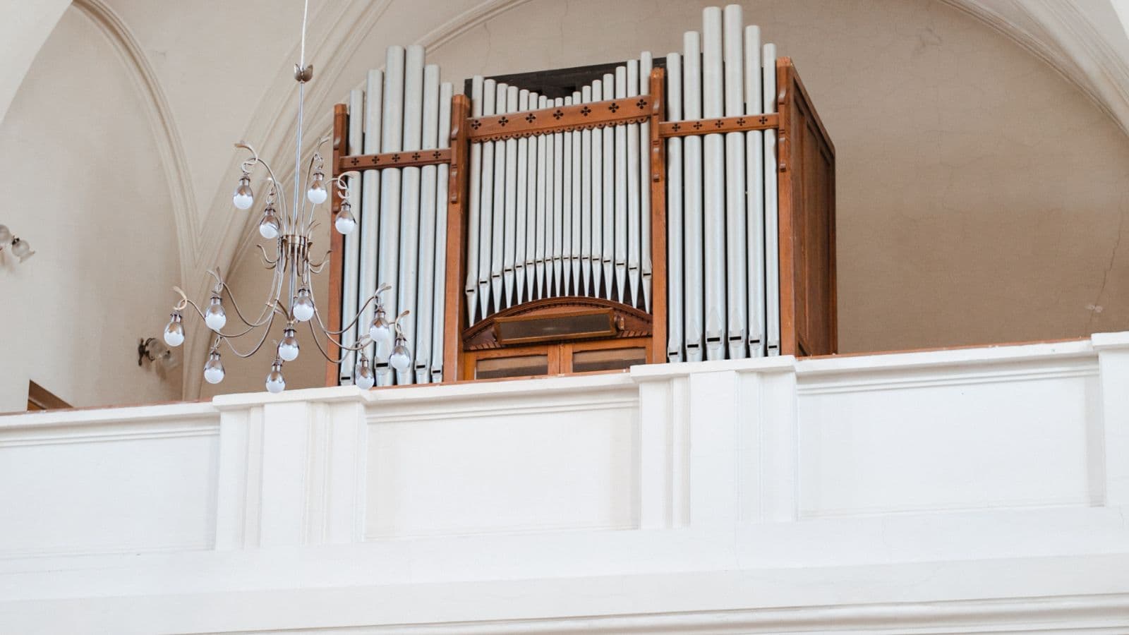 Орган при свечах: под брендом Баха