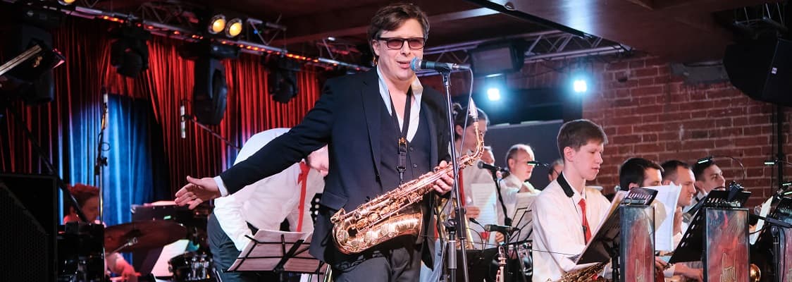 Оркестр Святослава Текучёва, Таис Урумидис и Владислав Косарев