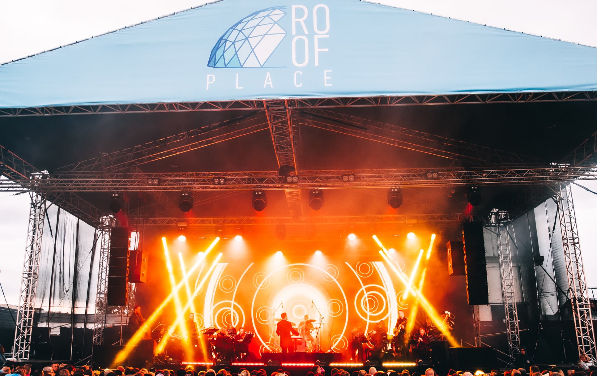 Рок-хиты на крыше с симфоническим оркестром. Olympic Orchestra