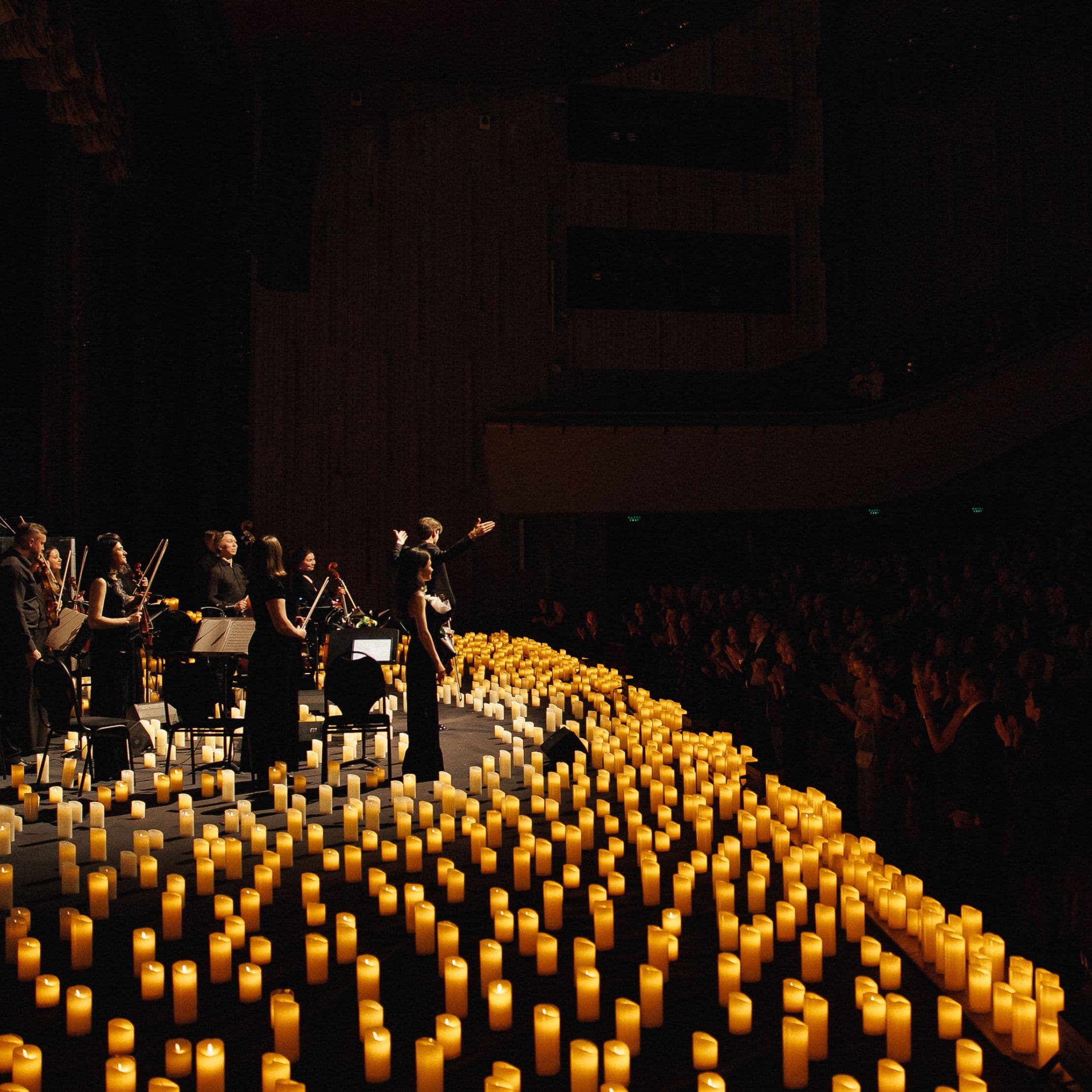 Великие хиты и 3000 свечей. Lumisfera