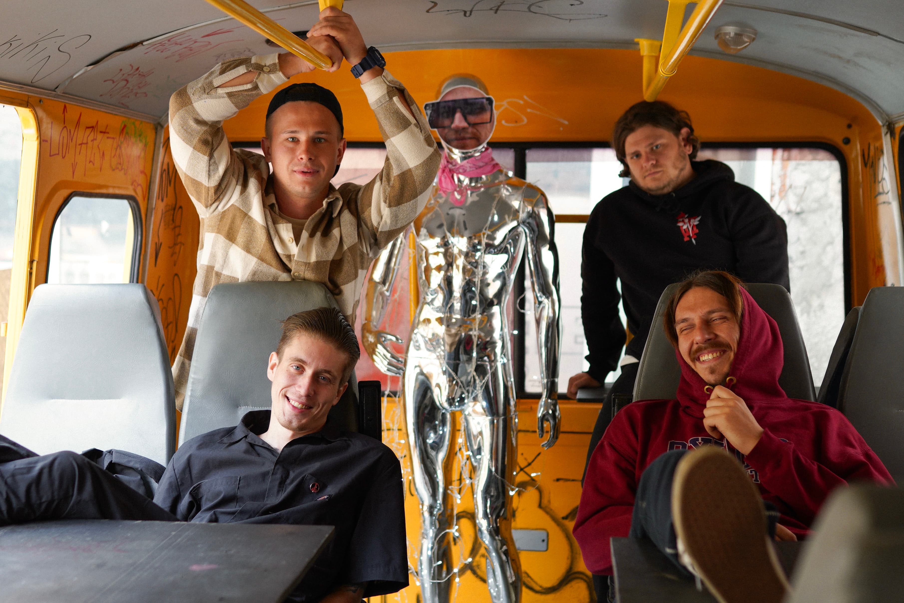 МатьМачеха, Давай, Деньги