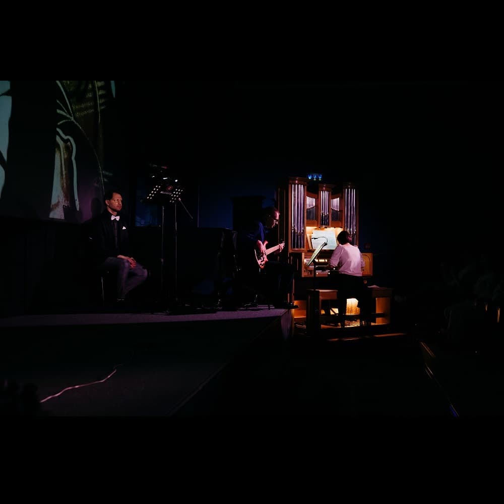 Сказка с органом и песочной анимацией «Алиса в стране чудес»