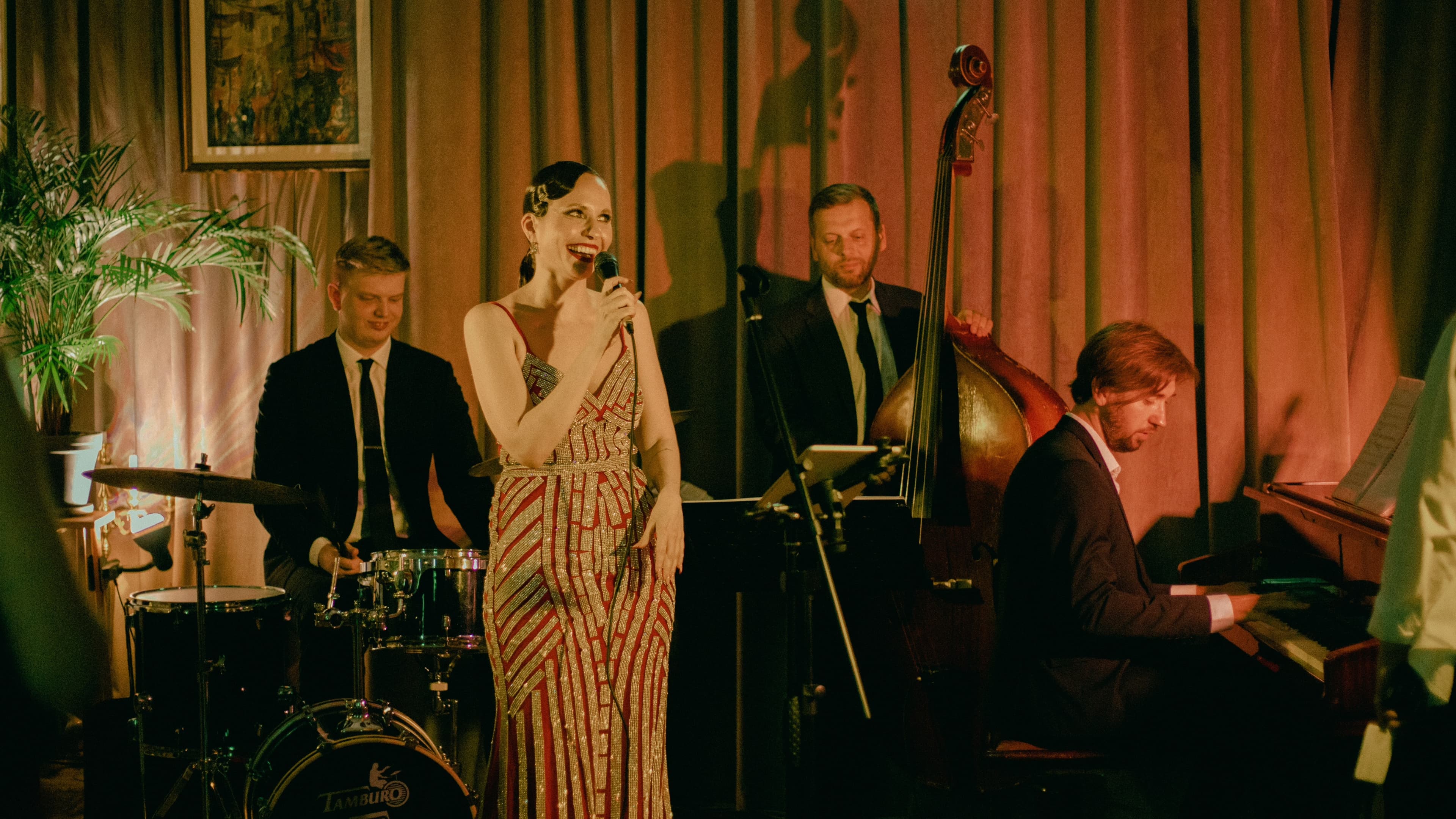 Эллен Болсанова и «EllenBand» - «Винтажный поп-джаз»