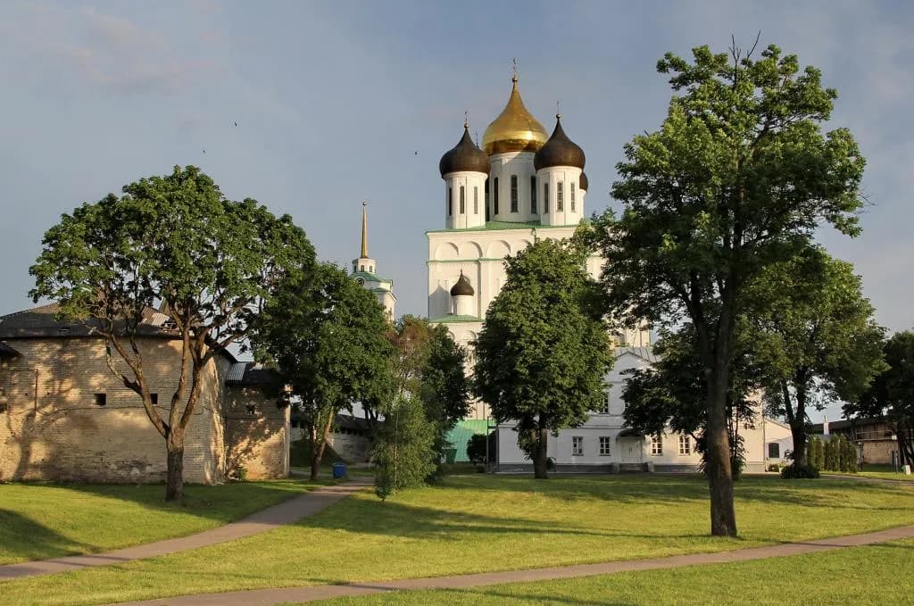 Пешеходная экскурсия по Пскову (По Пскову)