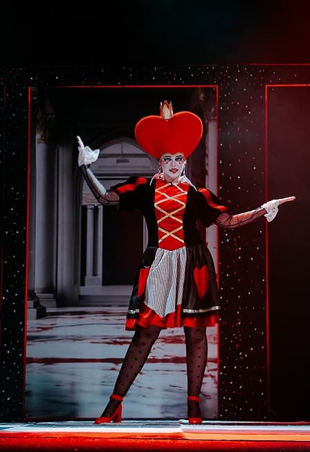 Алиса в стране чудес