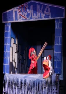 Петрушка в городе