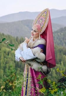 Красноярский государственный академический ансамбль танца Сибири им. М.С. Годенко.