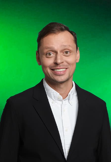Виктор Комаров