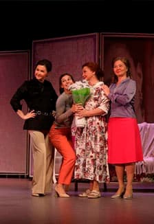 Все только начинается / Яшьлегең ишек шакыса / Гастроли театра "НУР"