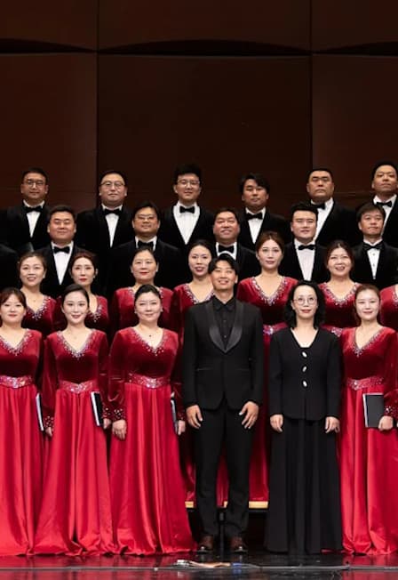 Хор Центральной консерватории (Пекин, КНР), Главный дирижёр – Чень Бин
