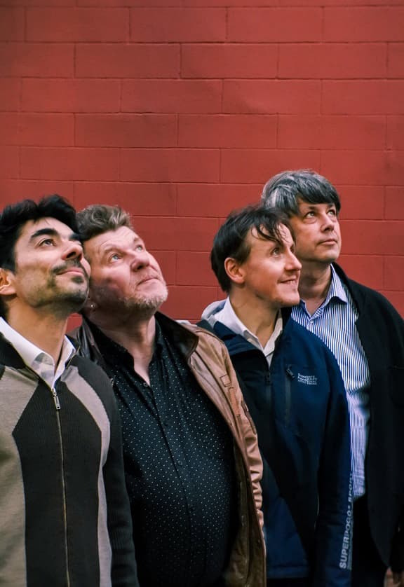 Рубен Топкарян и The Blues Bees