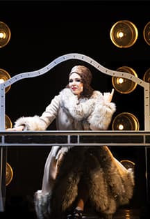 Смешная девчонка