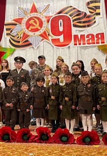 Подвигу жить в веках!