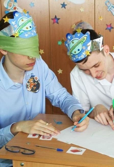 Интеллектуальная игра "Знатоки космоса"