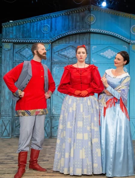 Не сошлись характерами!